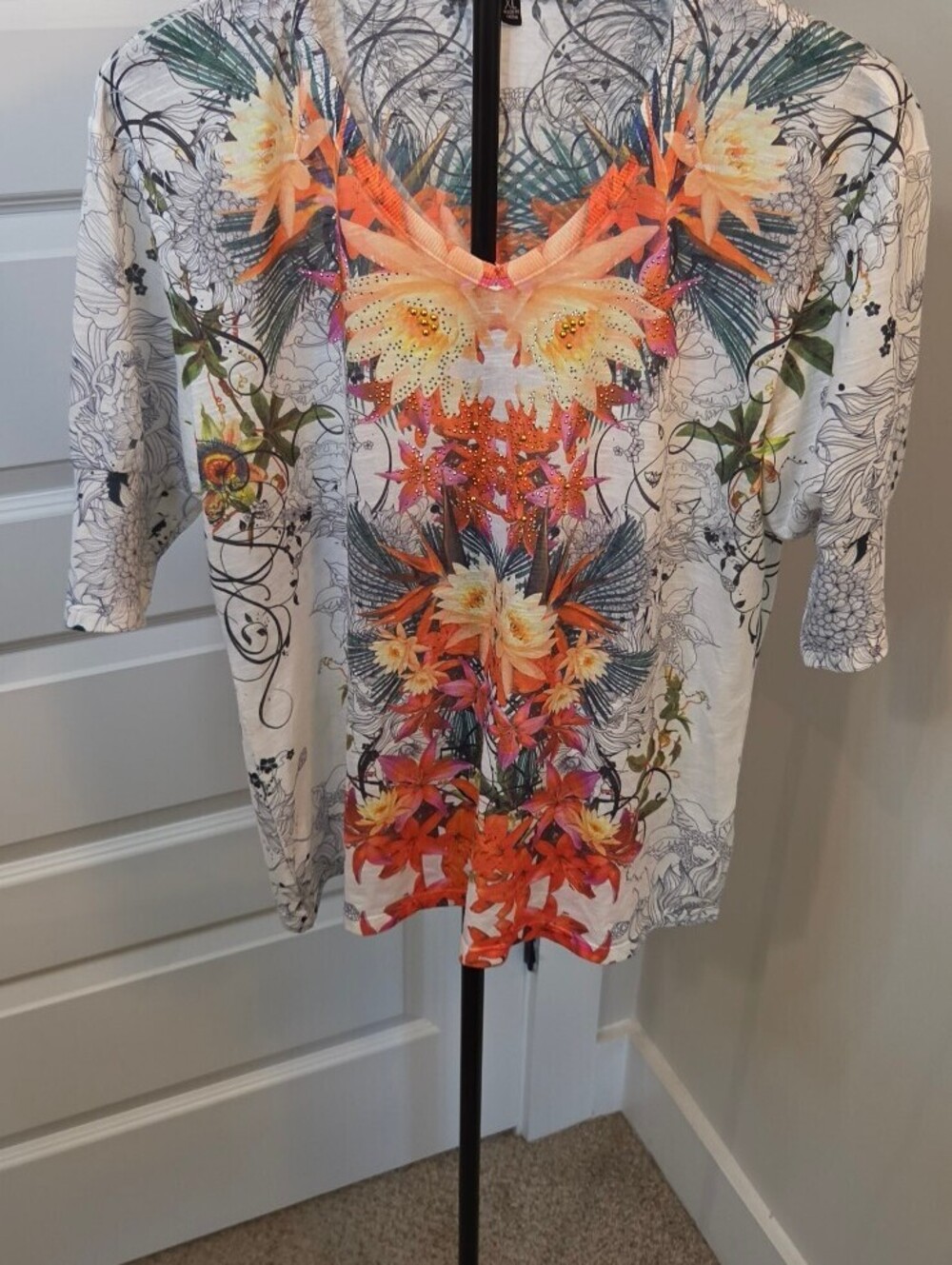 B.L.E.U. XL Floral Patterned Polyester Top